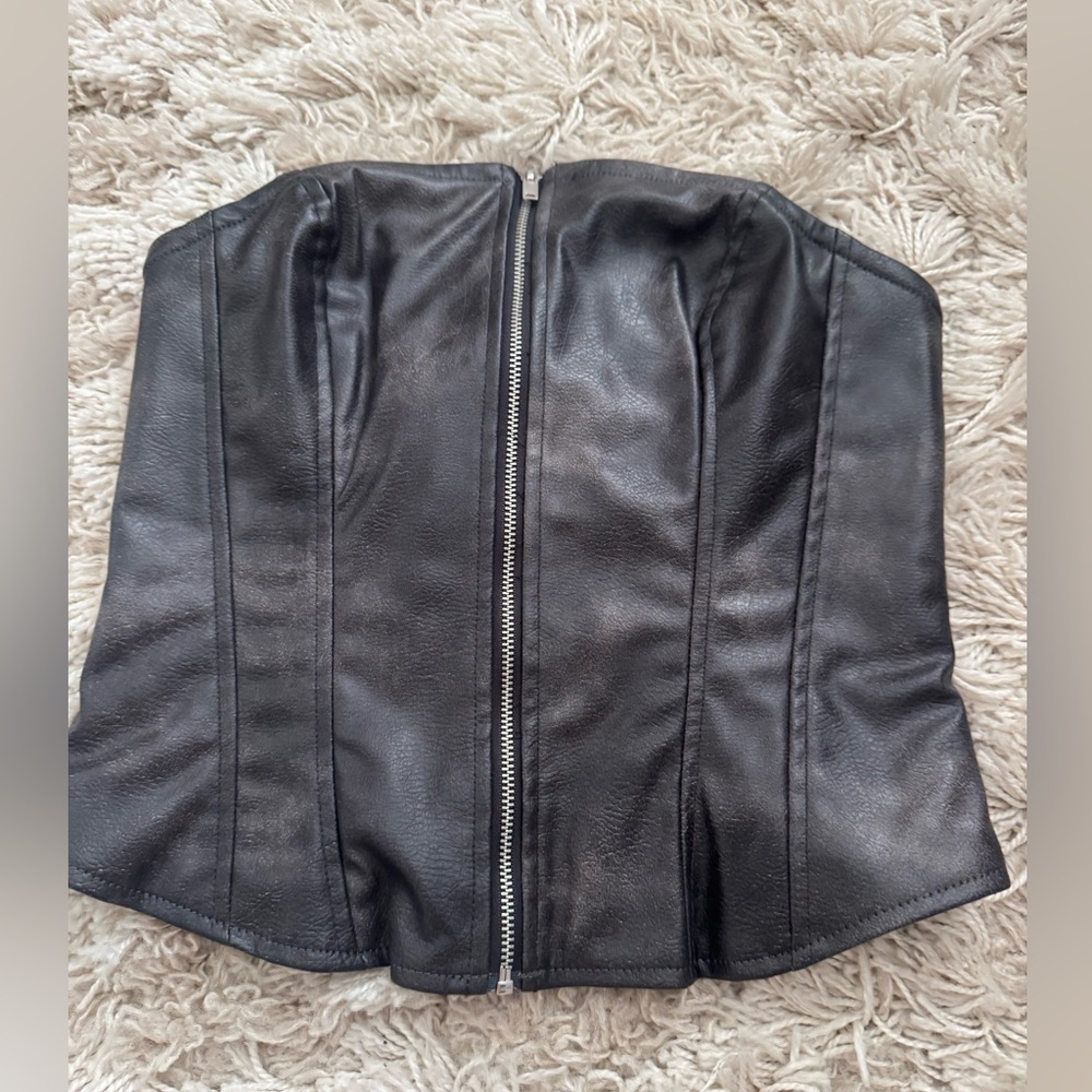 LEATHER CORSET